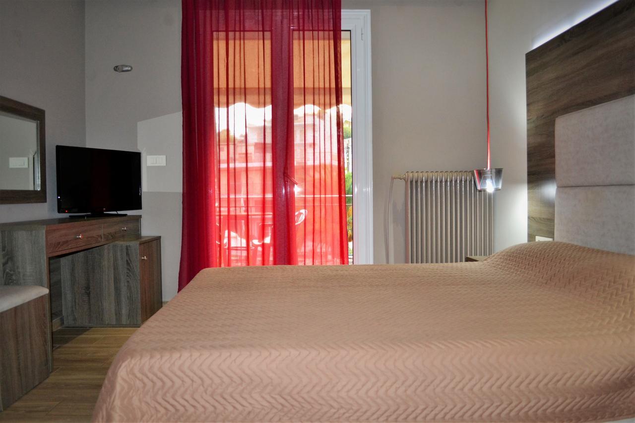 Ritsas Hotel Tolón Extérieur photo